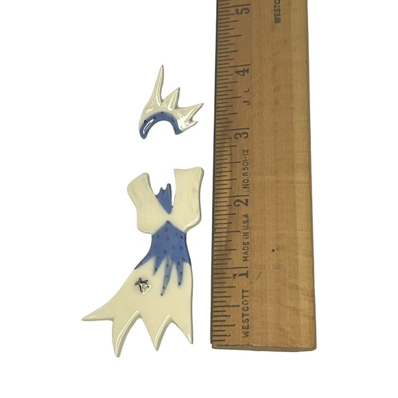 Vintage Sharon Roslund ‘97 Two Piece Ceramic White and Blue Brooch - Picture 6 of 6